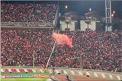 پشت پرده نور قرمز در استادیوم یادگار امام