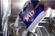 نحوه استفاده صحیح از نمک ماشین ظرفشویی